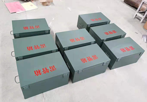 镶黄炸药箱和雷管箱一般是怎么存放的？