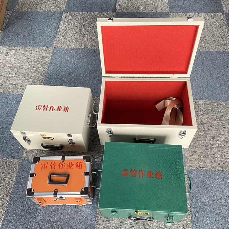 镶黄爆破工程作业箱如何选择？玻璃钢与传统材质的全面对比